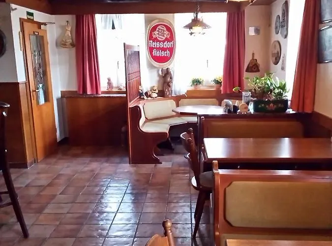 Monteurhotel Garni Alter Olper Hof