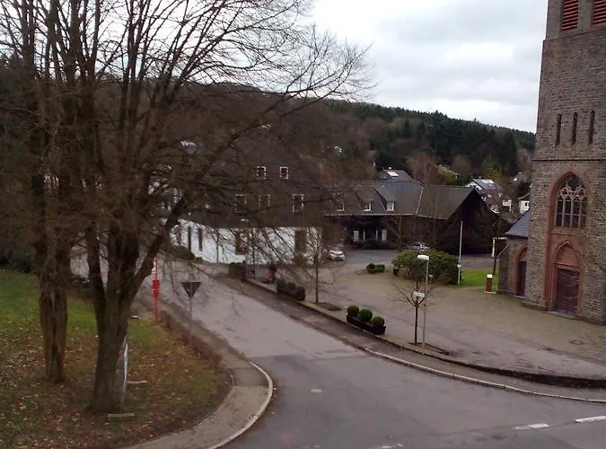 Monteurhotel Garni Alter Olper Hof 호텔 린들라