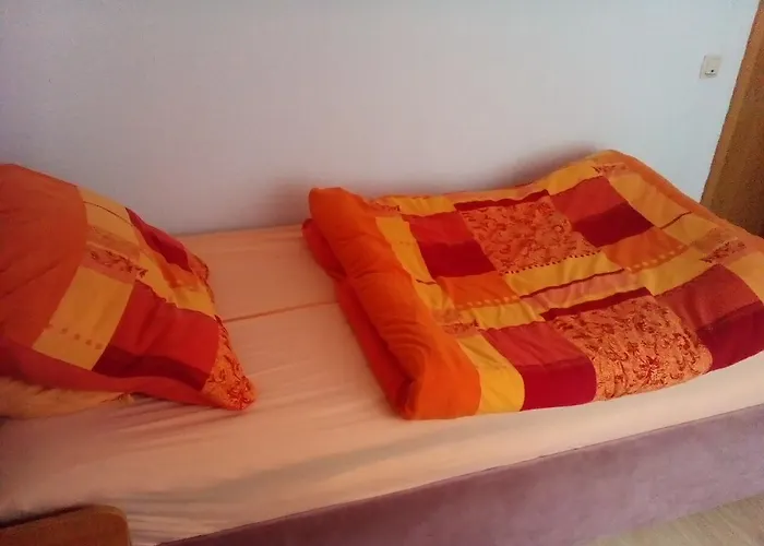 Monteurhotel Garni Alter Olper Hof 林德拉